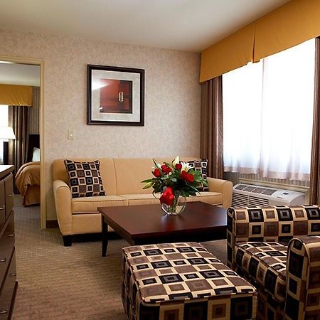 Quality Hotel & Suites Langley Zimmer foto