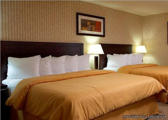 Quality Hotel & Suites Langley Zimmer foto